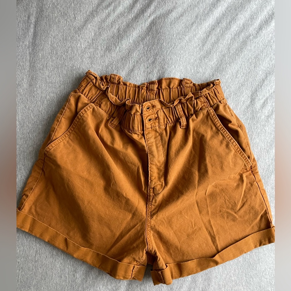 Universal Thread | Paper Bag Shorts | Tan | Small